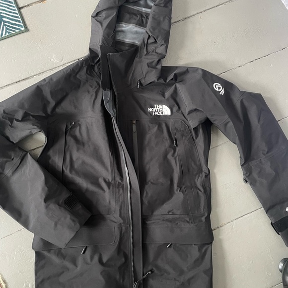 The North Face Women's Charcoal Ski Jacket - Picture 1 of 3